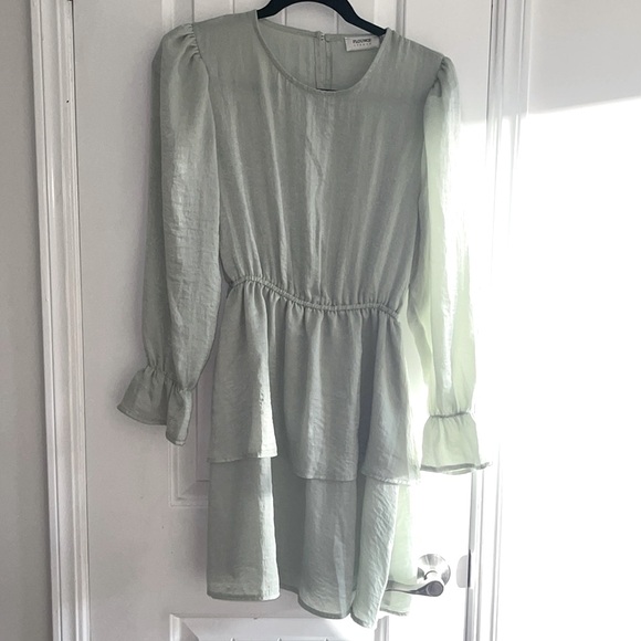 Anthropologie Flounce London Tall satin tiered mini dress in sage green - Picture 4 of 11